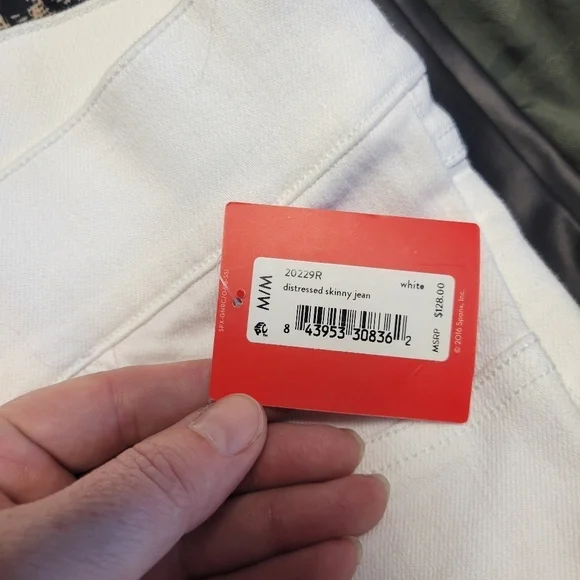 Spanx Distressed Skinny Jean White size Medium NEW - Picture 4 of 10